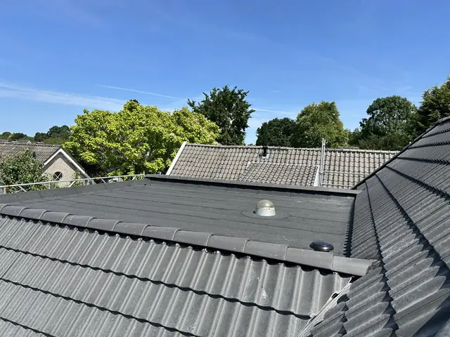 Dak vernieuwd met nieuwe pannen en dakraam, foto 22 van 27